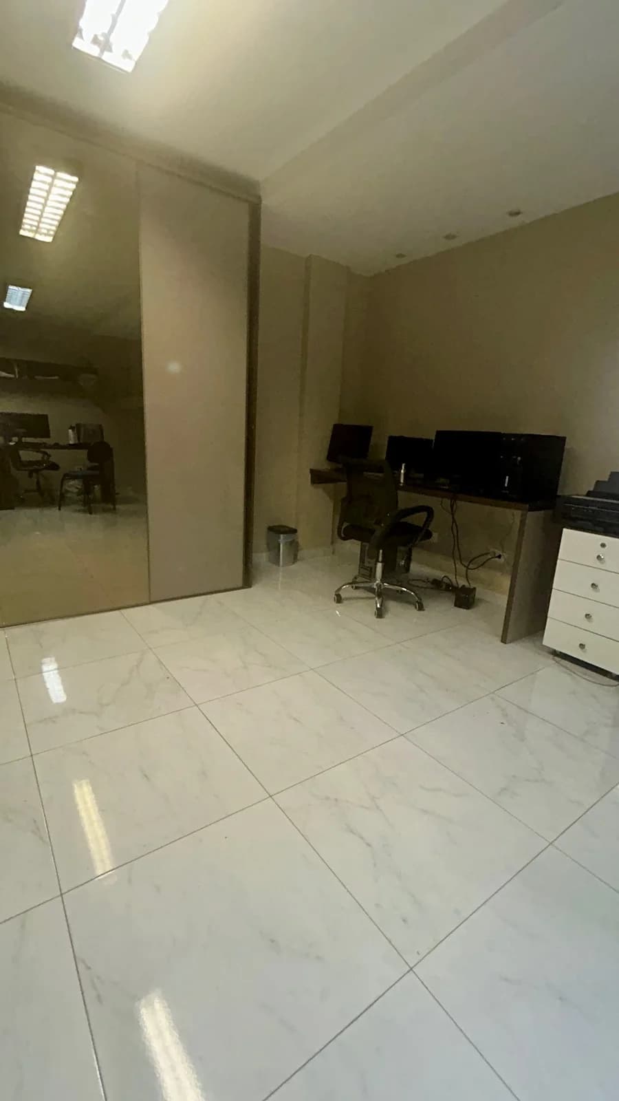 LOCAÇÃO: SALA COMERCIAL: 30,00M² ÓTIMA LOCALIZAÇÃO - foto 7